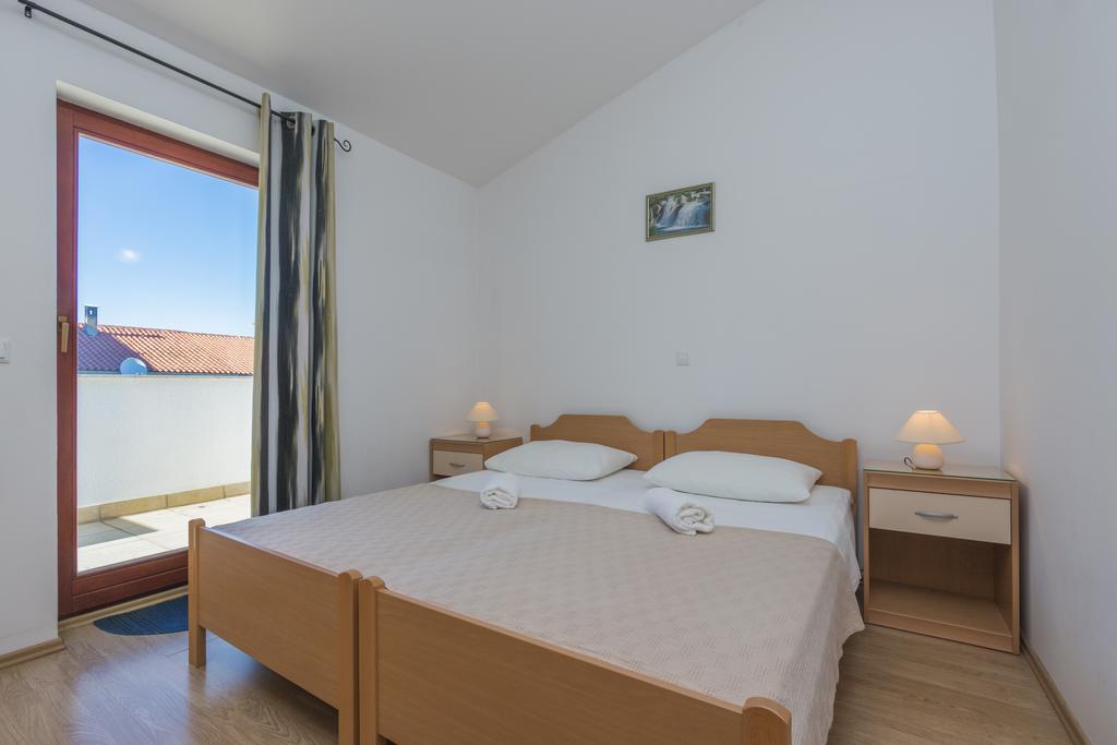 Milos Apartment Pula Exterior photo