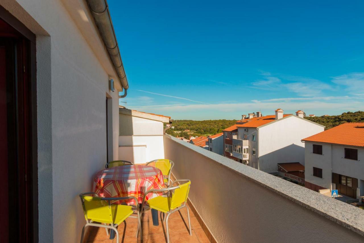 Milos Apartment Pula Exterior photo
